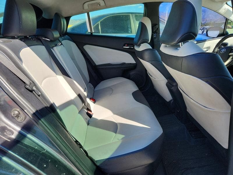 2017 TOYOTA PRIUS THREE TOURING 10