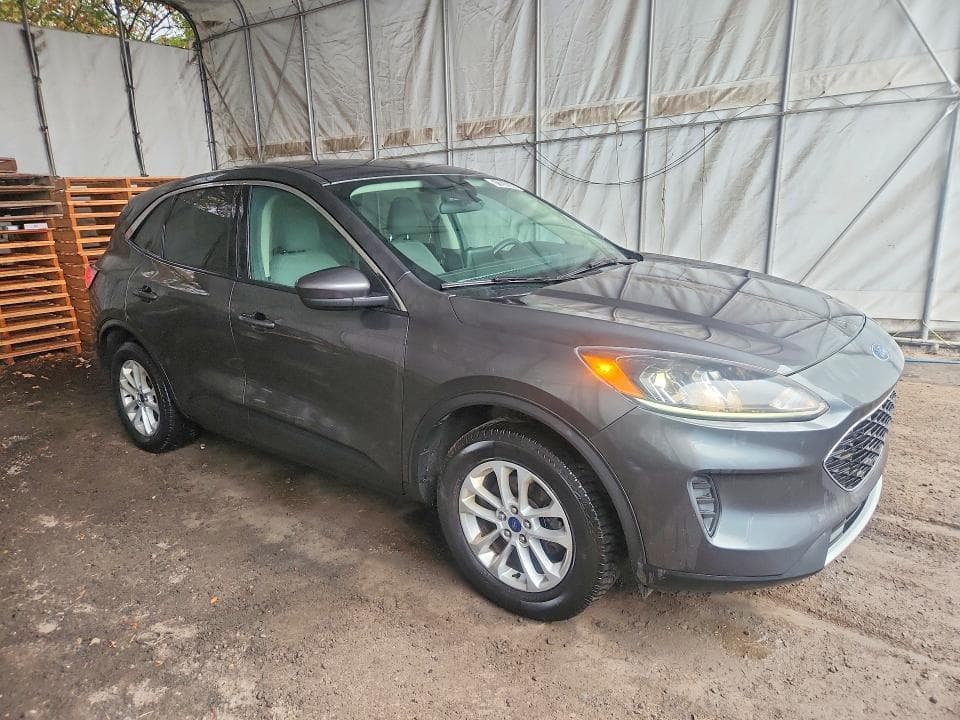 2020 FORD ESCAPE SE 4