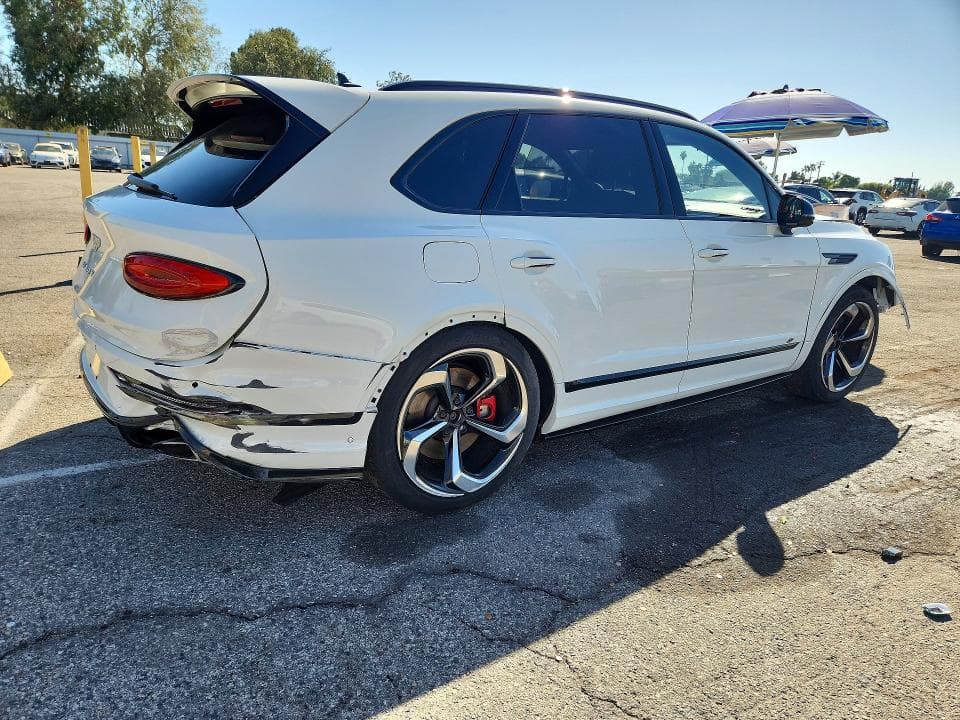 2023 BENTLEY BENTAYGA 3