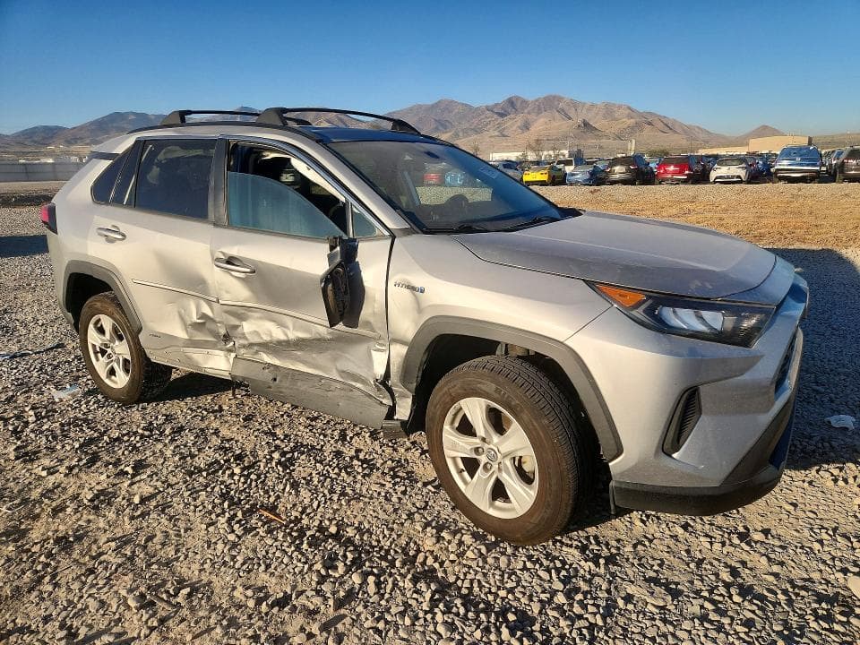 2019 TOYOTA RAV4 LE 4