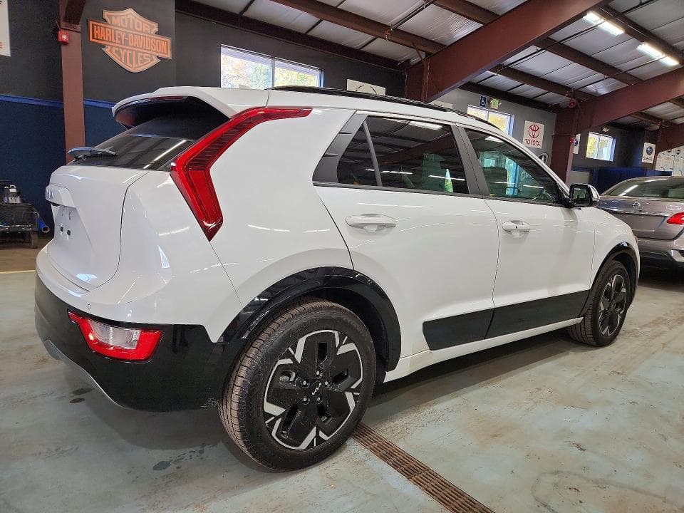 2023 KIA NIRO WIND 3