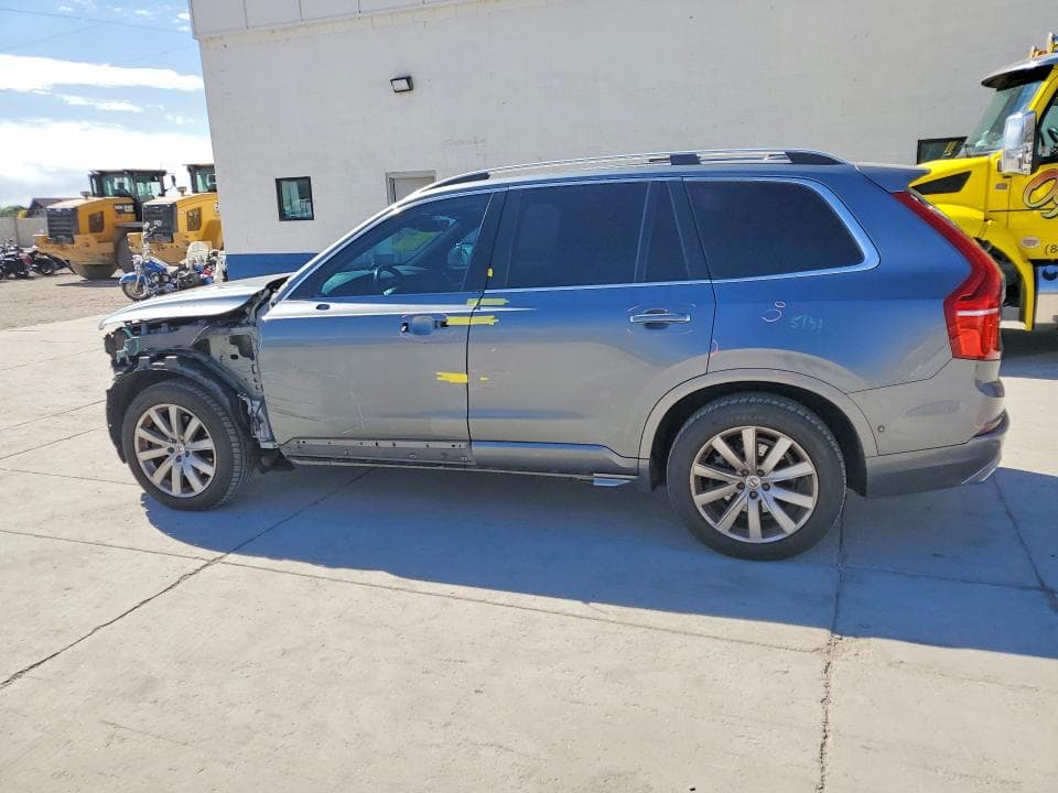 2017 VOLVO XC90 T6 2