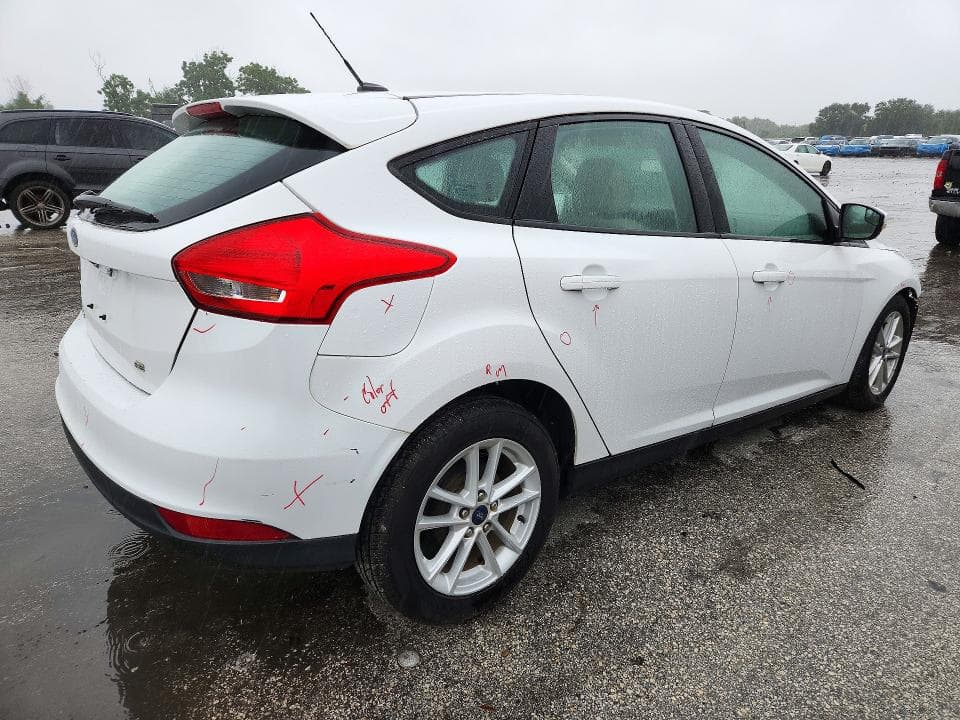 2017 FORD FOCUS SE 3