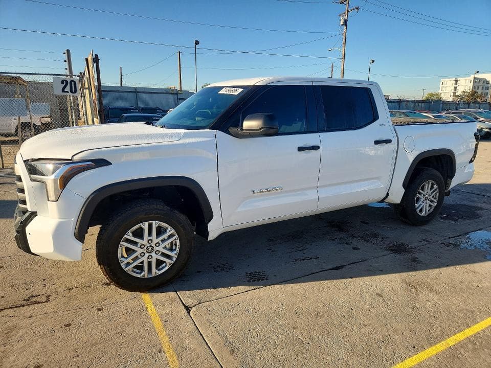 2024 TOYOTA TUNDRA SR5