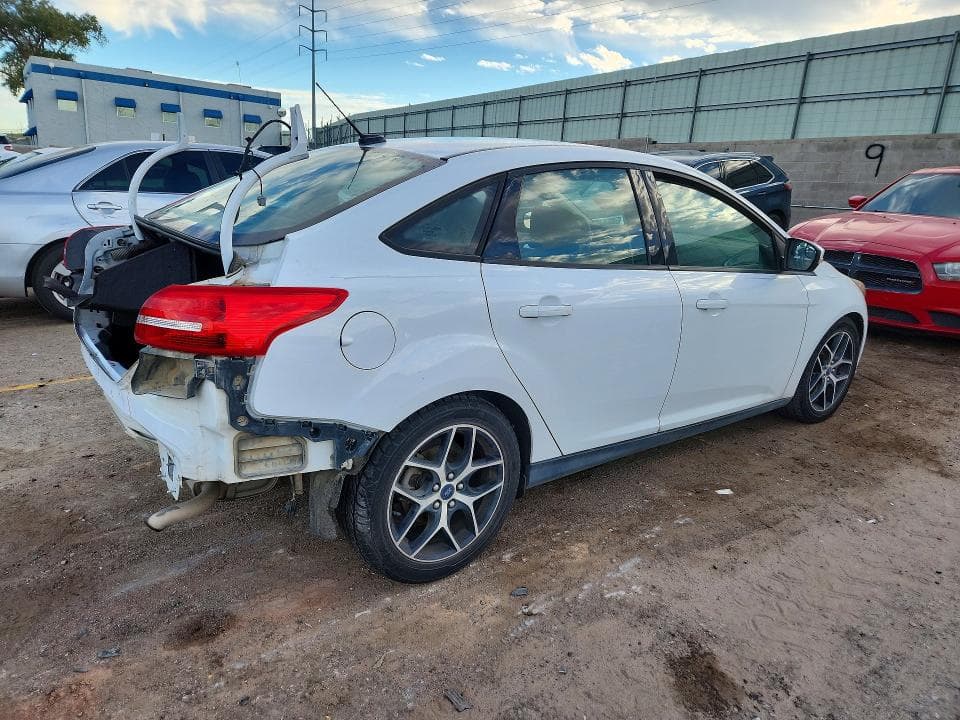 2017 FORD FOCUS SEL 3