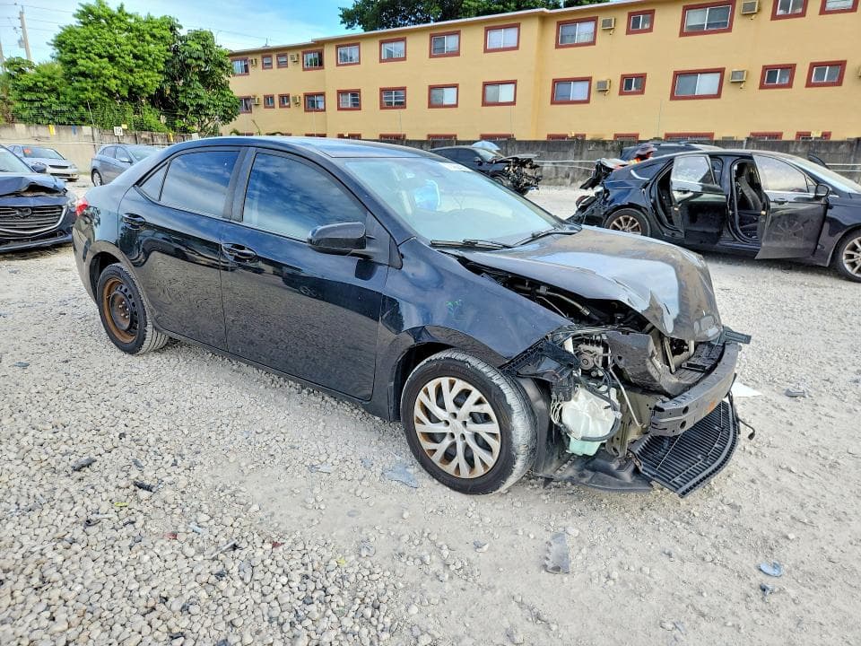 2018 TOYOTA COROLLA LE 4