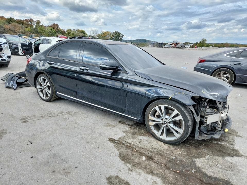 2017 MERCEDES-BENZ C 300 4