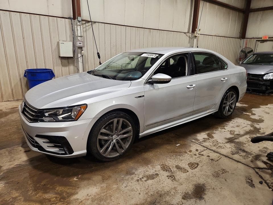 2017 VOLKSWAGEN PASSAT R-LINE