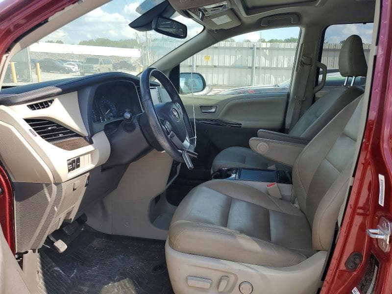2019 TOYOTA SIENNA XLE PREMIUM 8-PASSENGER 7