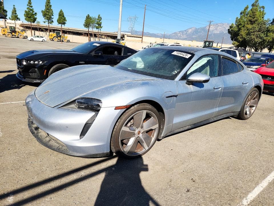 2021 PORSCHE TAYCAN - 1