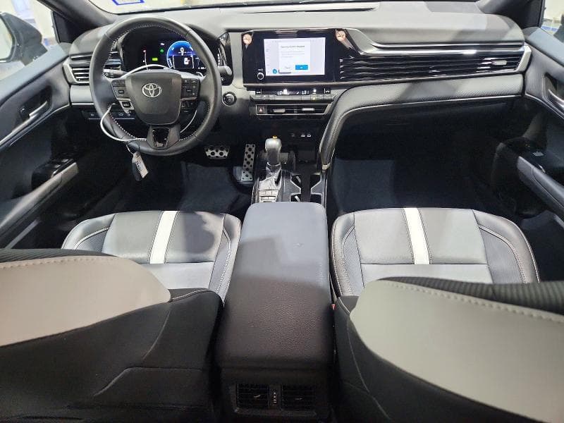 2026 TOYOTA CAMRY SE 8
