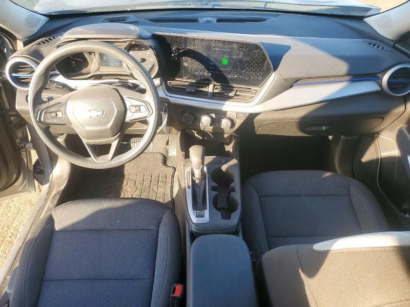 2025 CHEVROLET TRAX LS 8