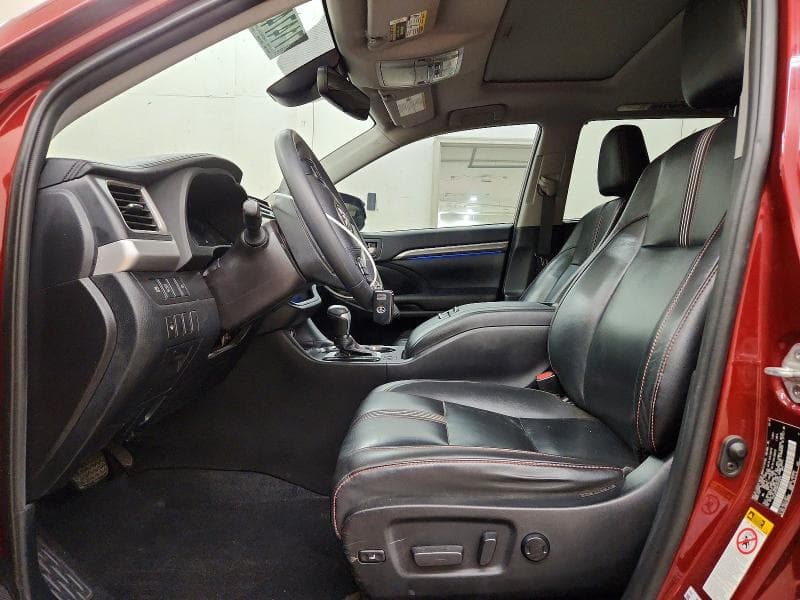 2019 TOYOTA HIGHLANDER SE 7