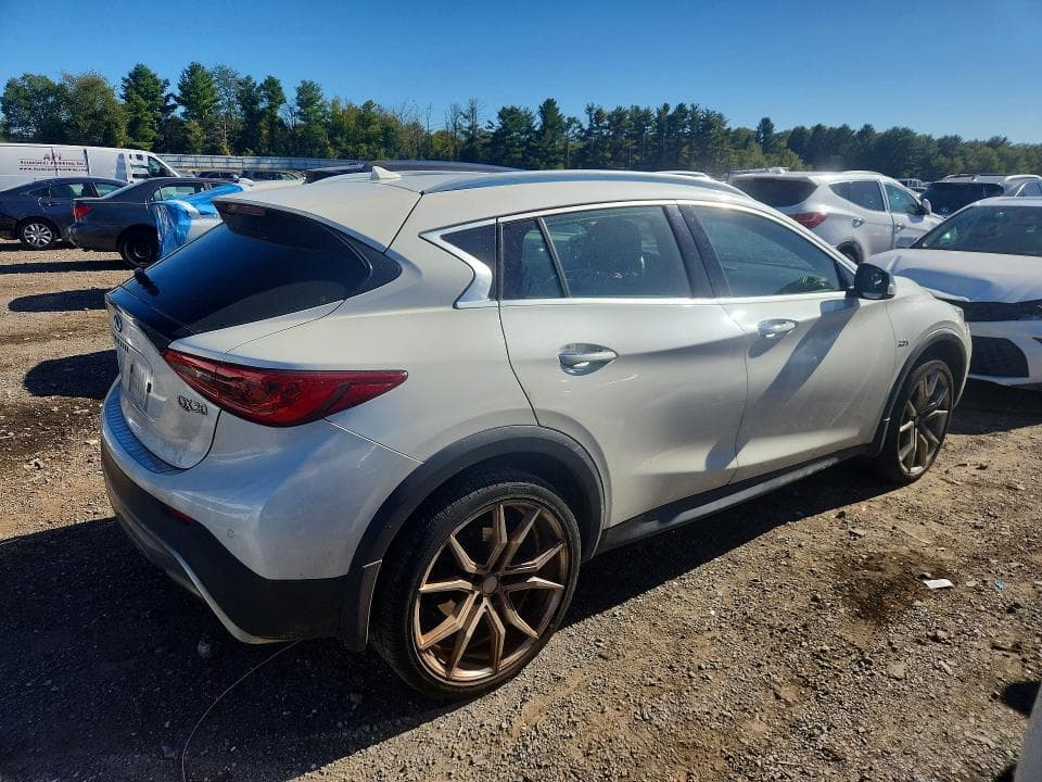 2017 INFINITI QX30 PREMIUM 3