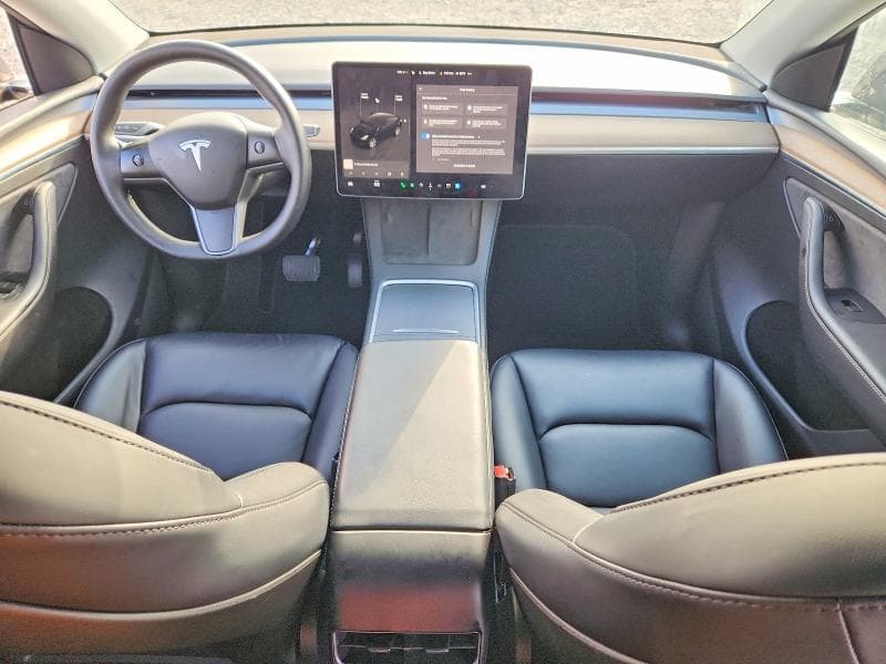 2024 TESLA MODEL Y 8