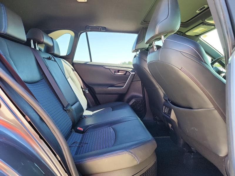 2020 TOYOTA RAV4 XSE 11