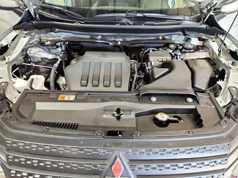 2026 MITSUBISHI ECLIPSE CROSS SE 12