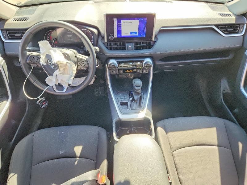 2023 TOYOTA RAV4 XLE 8
