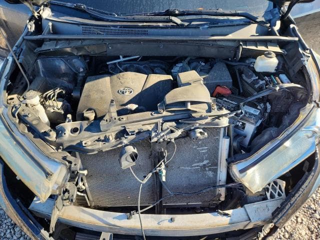 2019 TOYOTA HIGHLANDER LE 12