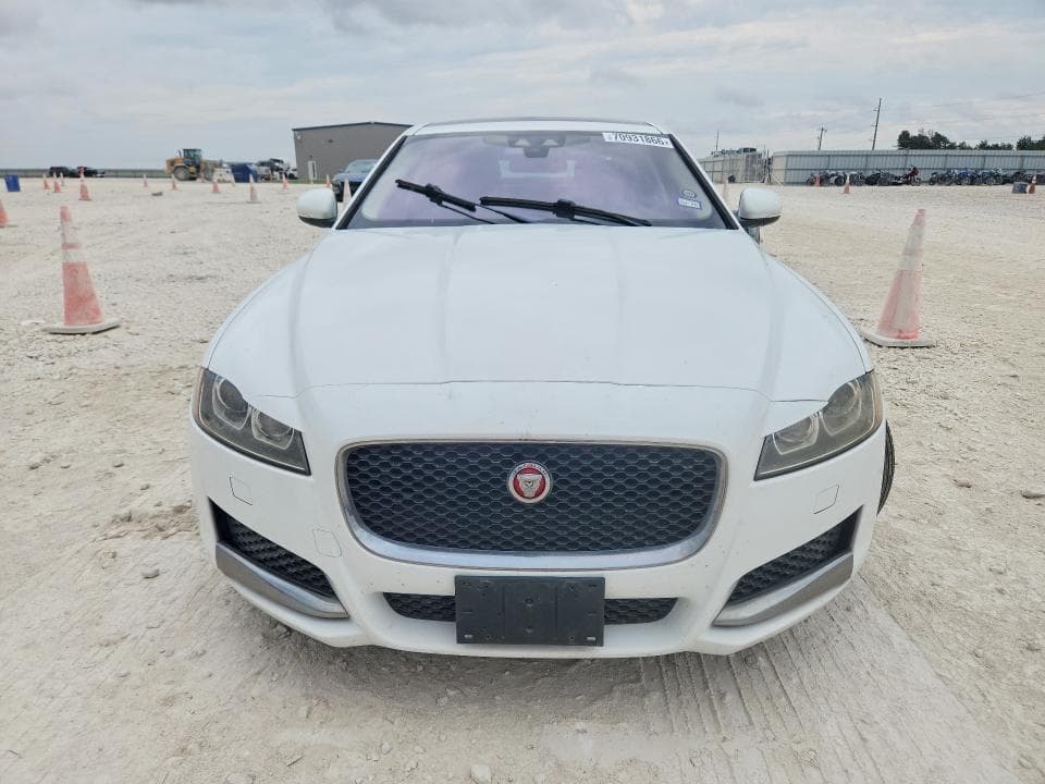 2017 JAGUAR XF 5