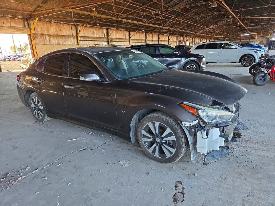 2017 INFINITI Q70 3.7 4