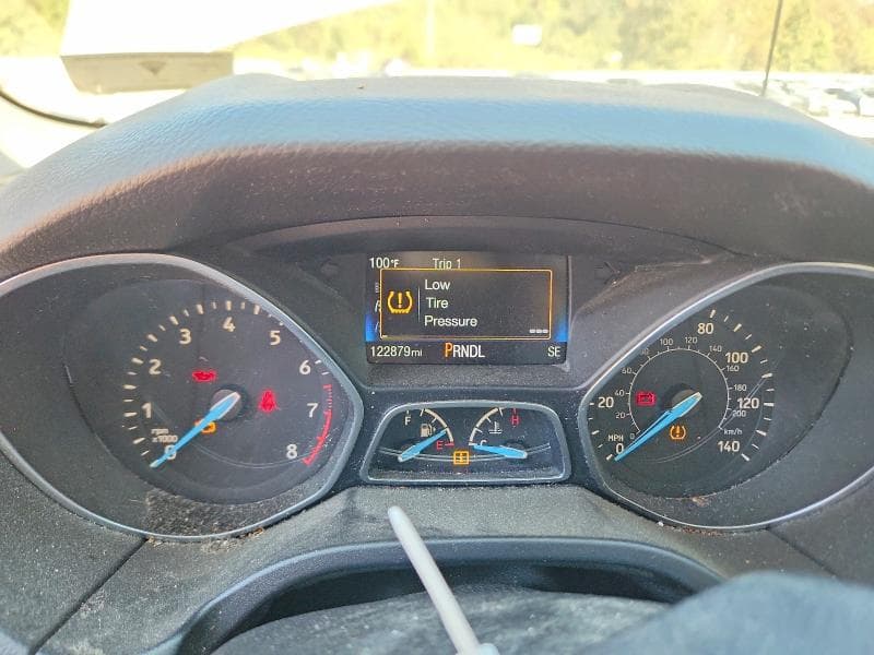 2017 FORD FOCUS SE 9