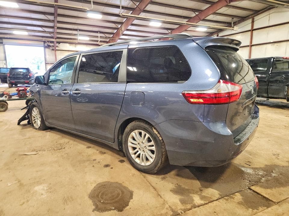 2017 TOYOTA SIENNA XLE 8-PASSENGER 2