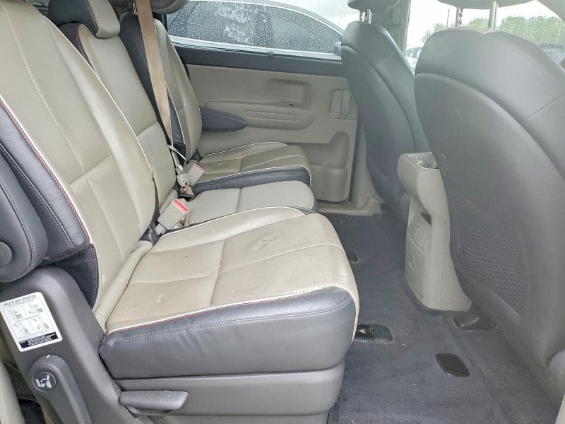 2017 KIA SEDONA LX 11