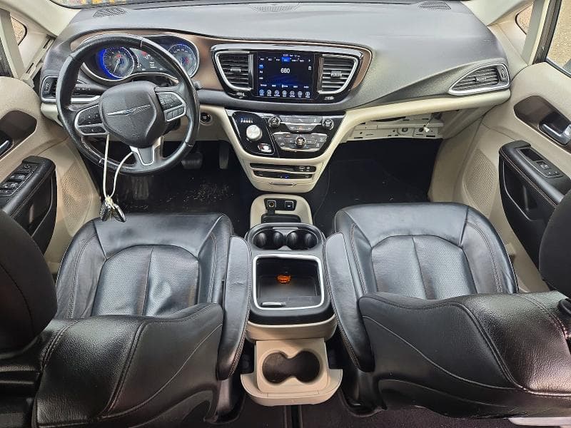 2017 CHRYSLER PACIFICA TOURING L PLUS 8