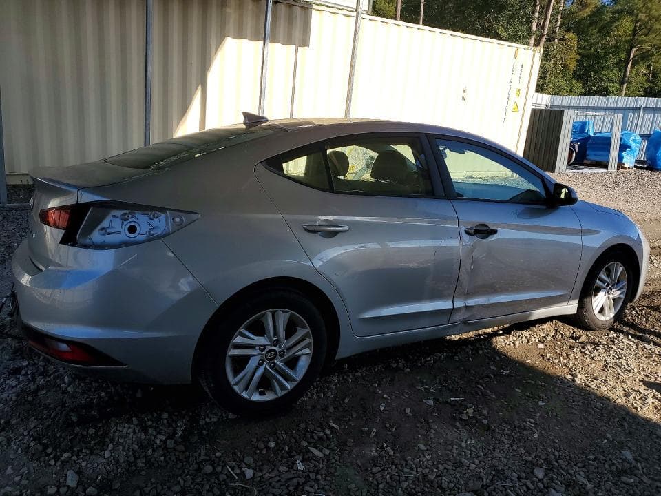 2020 HYUNDAI ELANTRA SEL 3