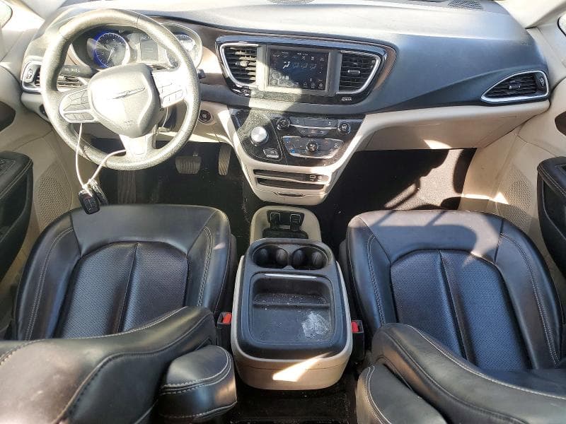2020 CHRYSLER VOYAGER LXI 8