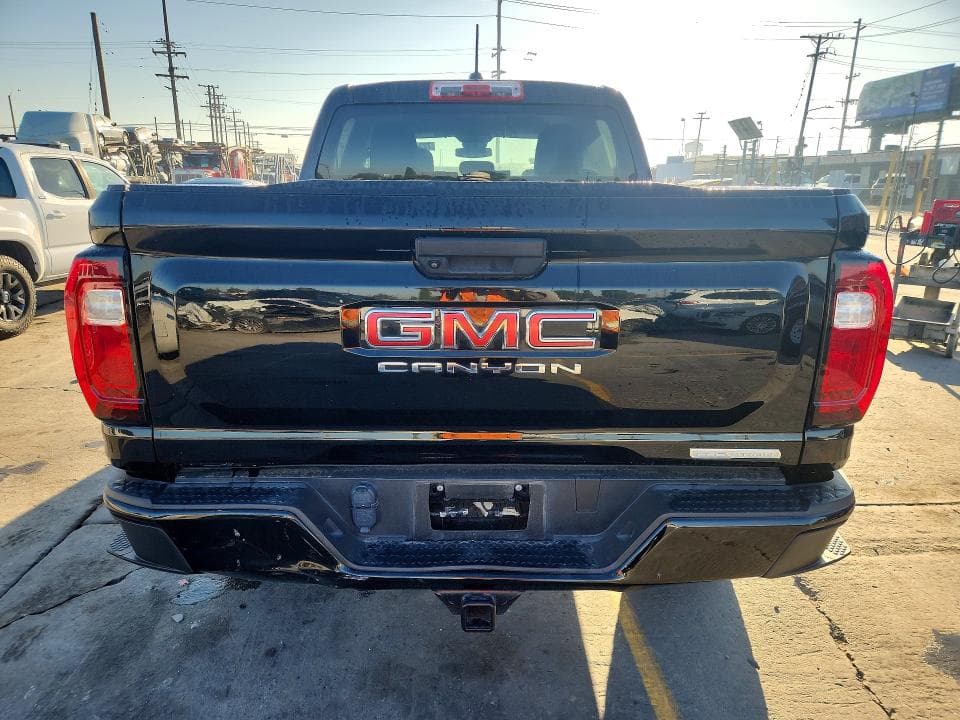 2023 GMC CANYON 6