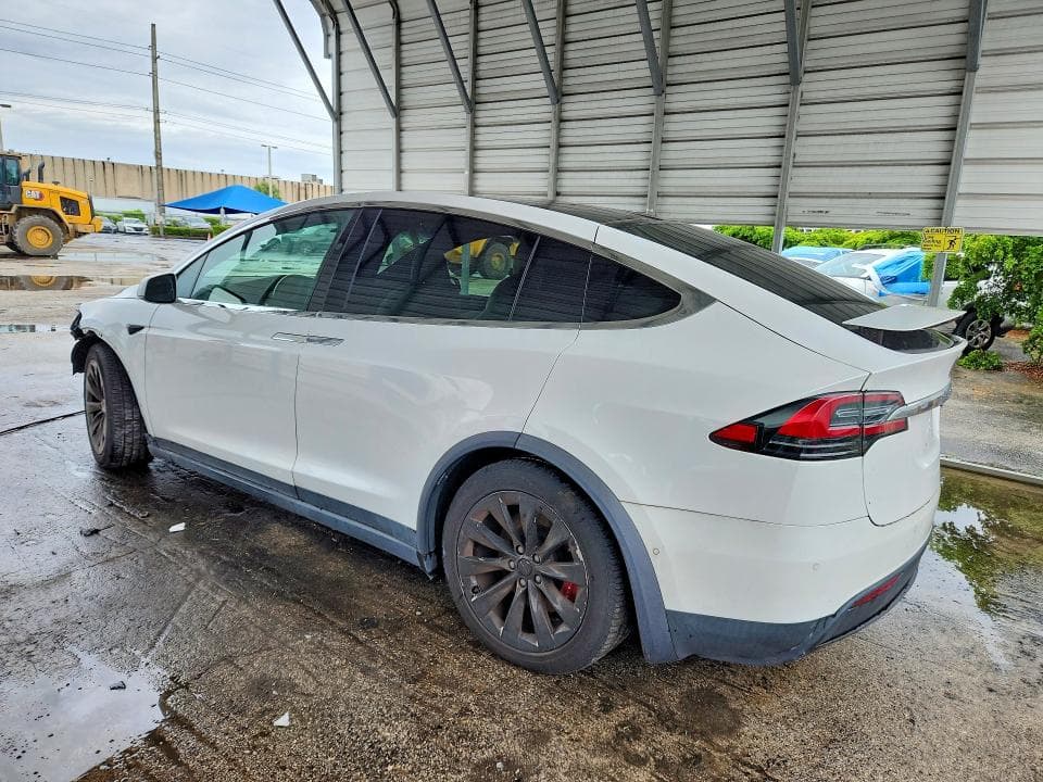 2021 TESLA MODEL X 2