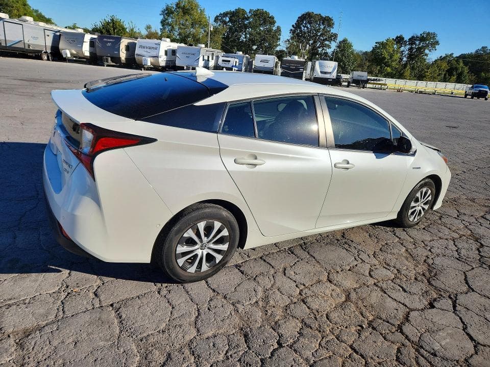2019 TOYOTA PRIUS XLE AWD-E 3