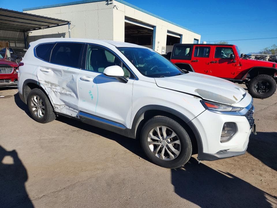 2019 HYUNDAI SANTA FE SE 4
