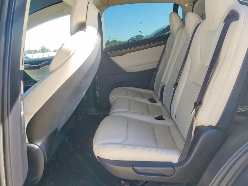 2018 TESLA MODEL X 11