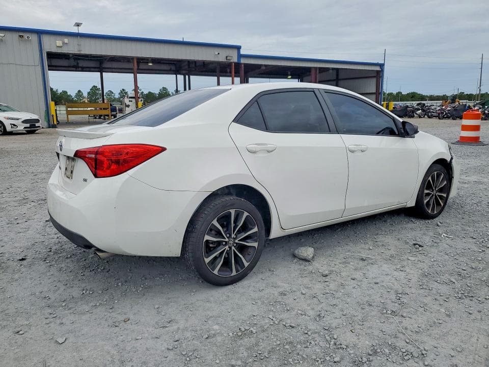 2017 TOYOTA COROLLA SE 3