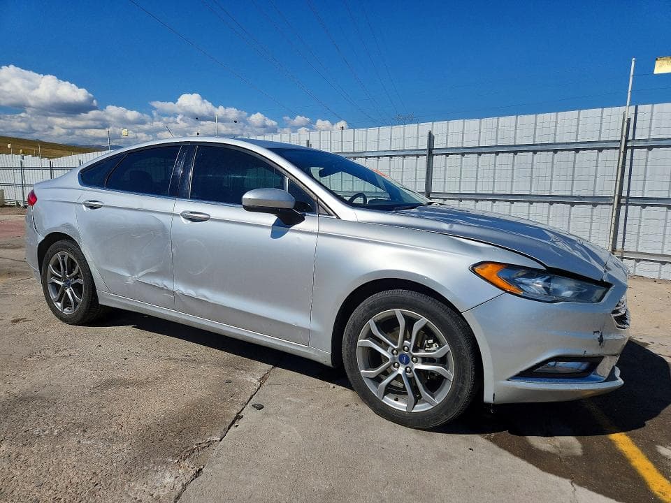 2017 FORD FUSION SE 4