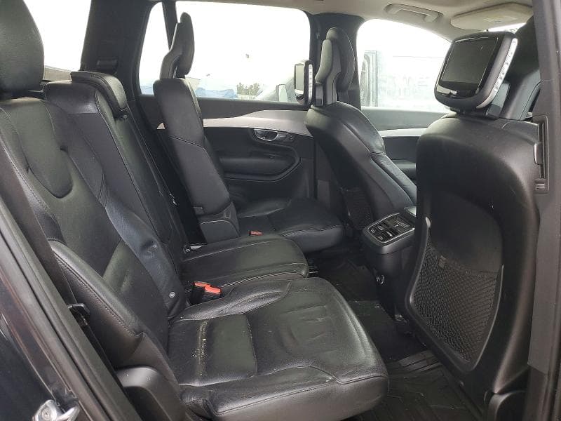 2017 VOLVO XC90 T6 11