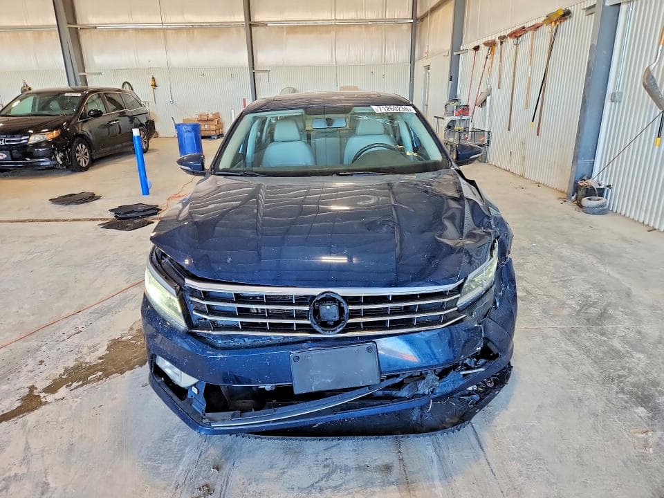 2018 VOLKSWAGEN PASSAT SE 5