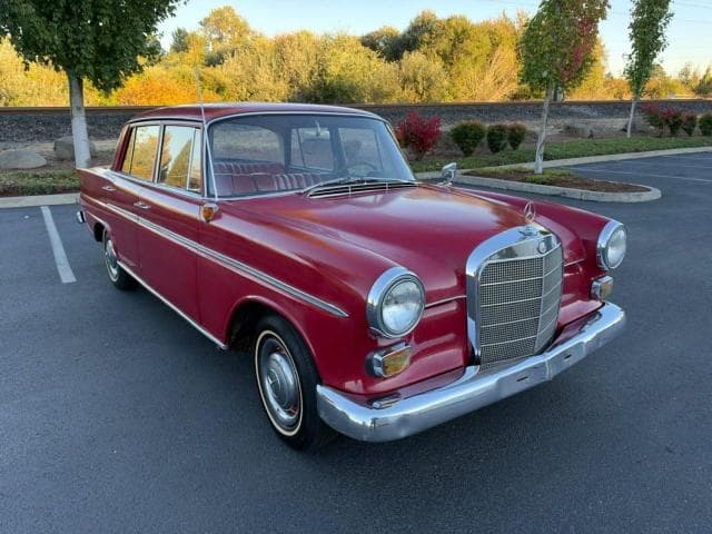 1963 MERCEDES-BENZ 190D