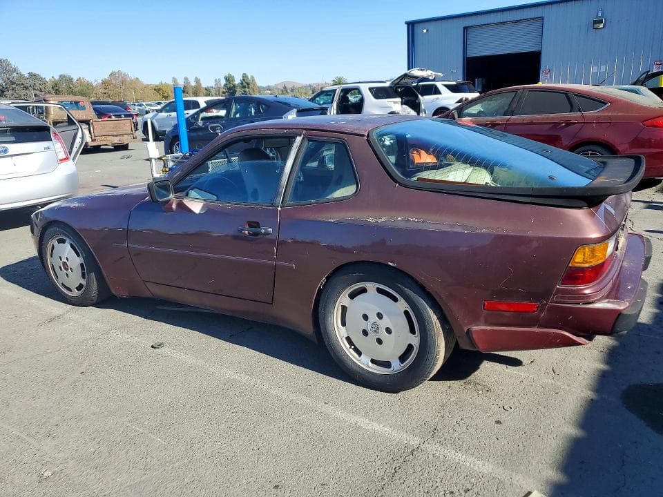 1984 PORSCHE 944 2
