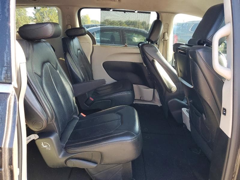 2017 CHRYSLER PACIFICA 11
