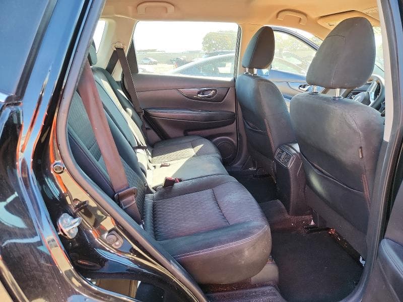 2018 NISSAN ROGUE S 11