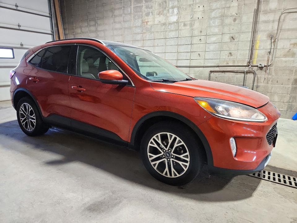 2020 FORD ESCAPE SEL 4