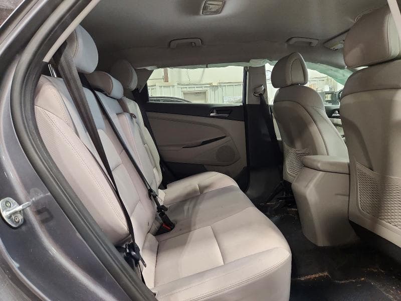 2017 HYUNDAI TUCSON SE 11
