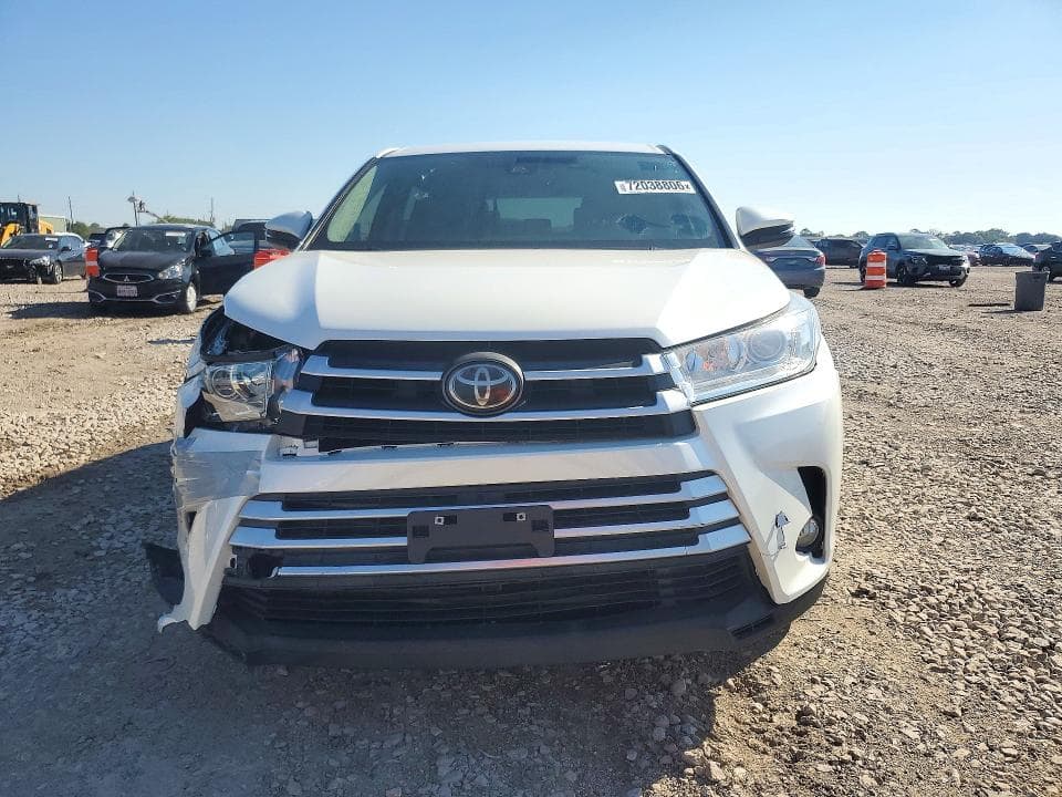 2017 TOYOTA HIGHLANDER LE PLUS 5
