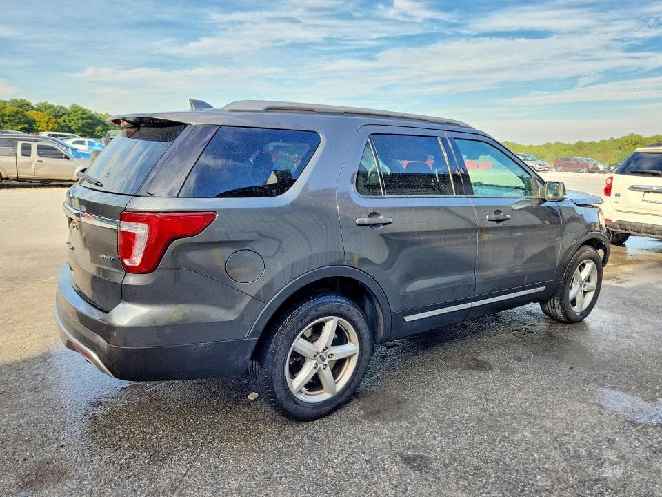 2017 FORD EXPLORER XLT 3