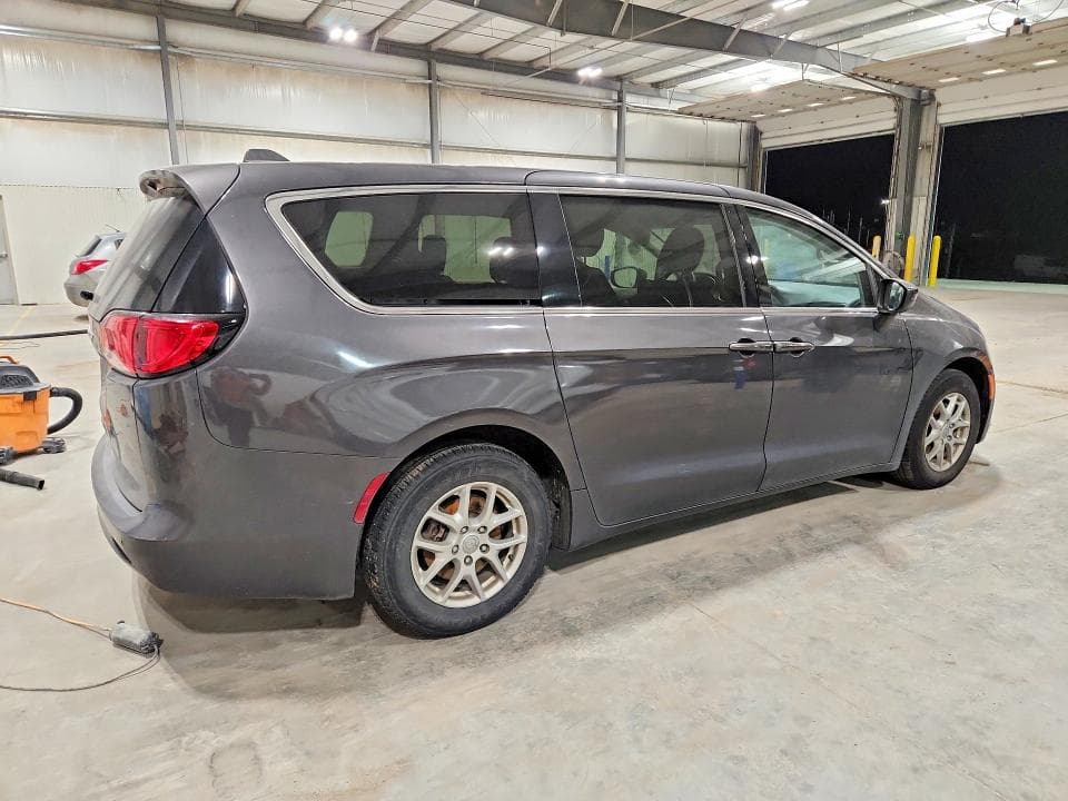 2017 CHRYSLER PACIFICA TOURING 3