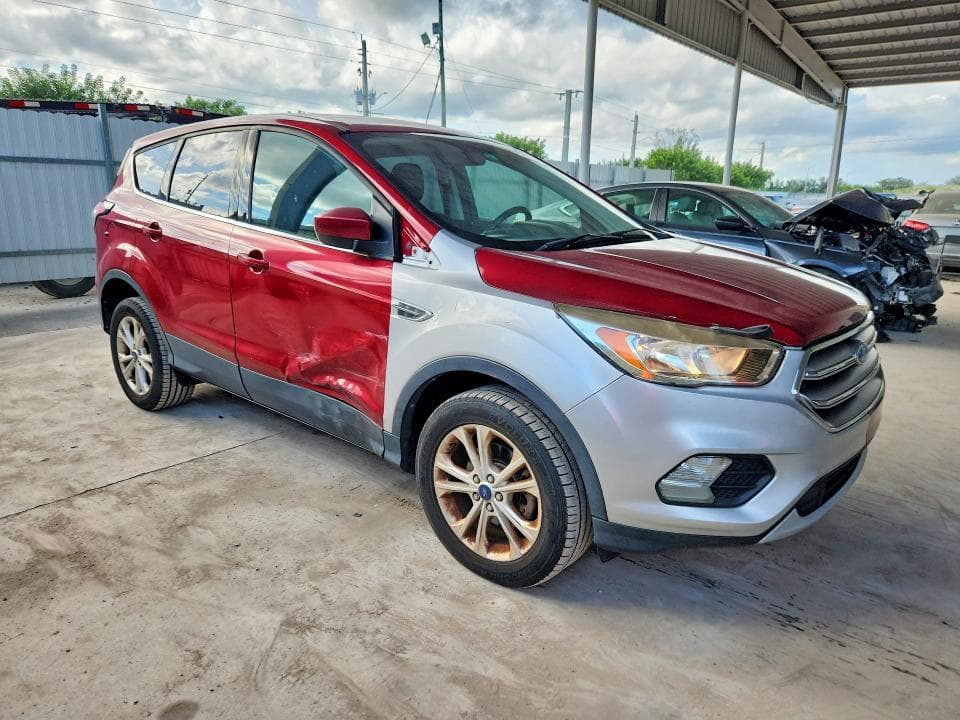 2017 FORD ESCAPE SE 4